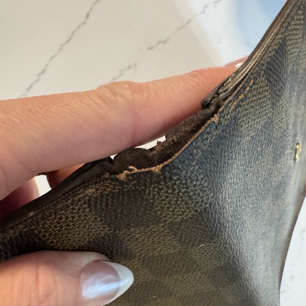 Authentic vintage Louis Vuitton Damier Ebene women’s wallet. - Picture 8 of 15